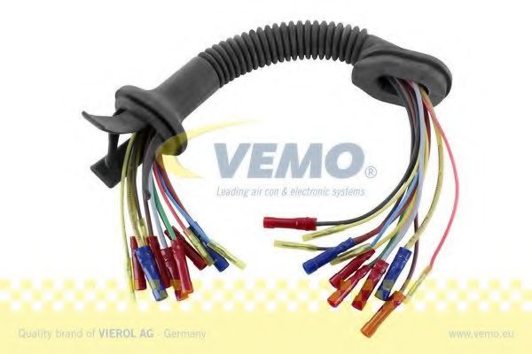 V10-83-0010 Set reparatie, set cabluri VEMO 