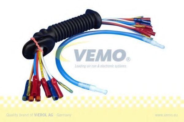 V10-83-0032 Set reparatie, set cabluri VEMO 