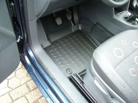 403598000 Covor compartiment picioare CARBOX 